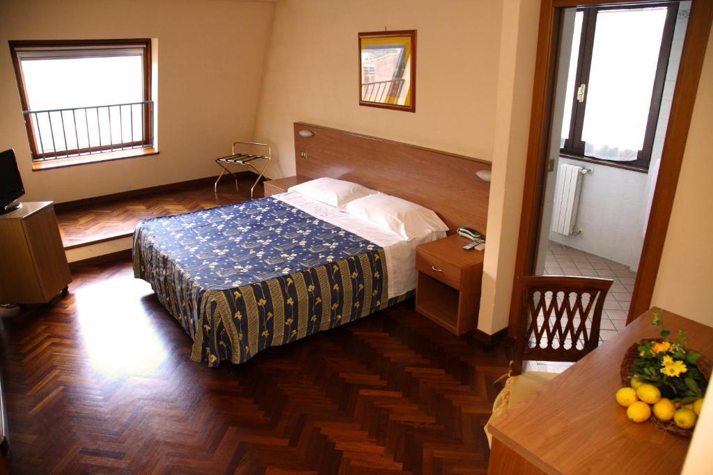 Hotel Del Sole Sora Szoba fotó
